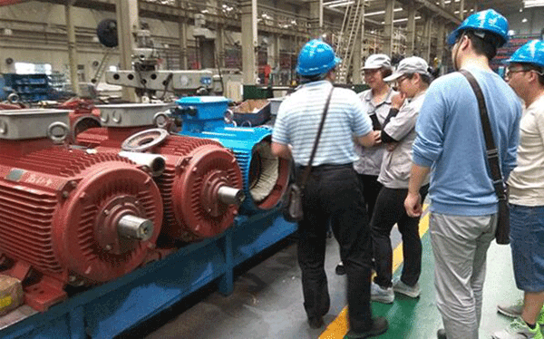 西安泰富西瑪電機(jī)開(kāi)展安全月安全生產(chǎn)大檢查。